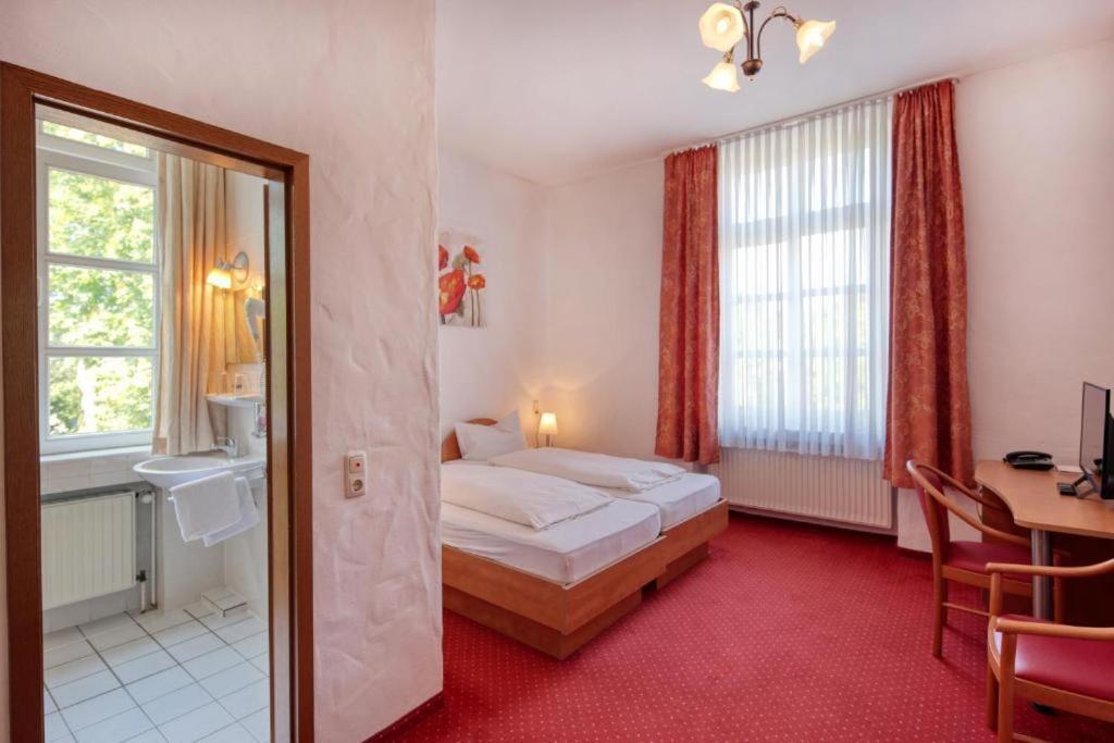 Hotel Restaurant Mathildenhof プルハイム エクステリア 写真